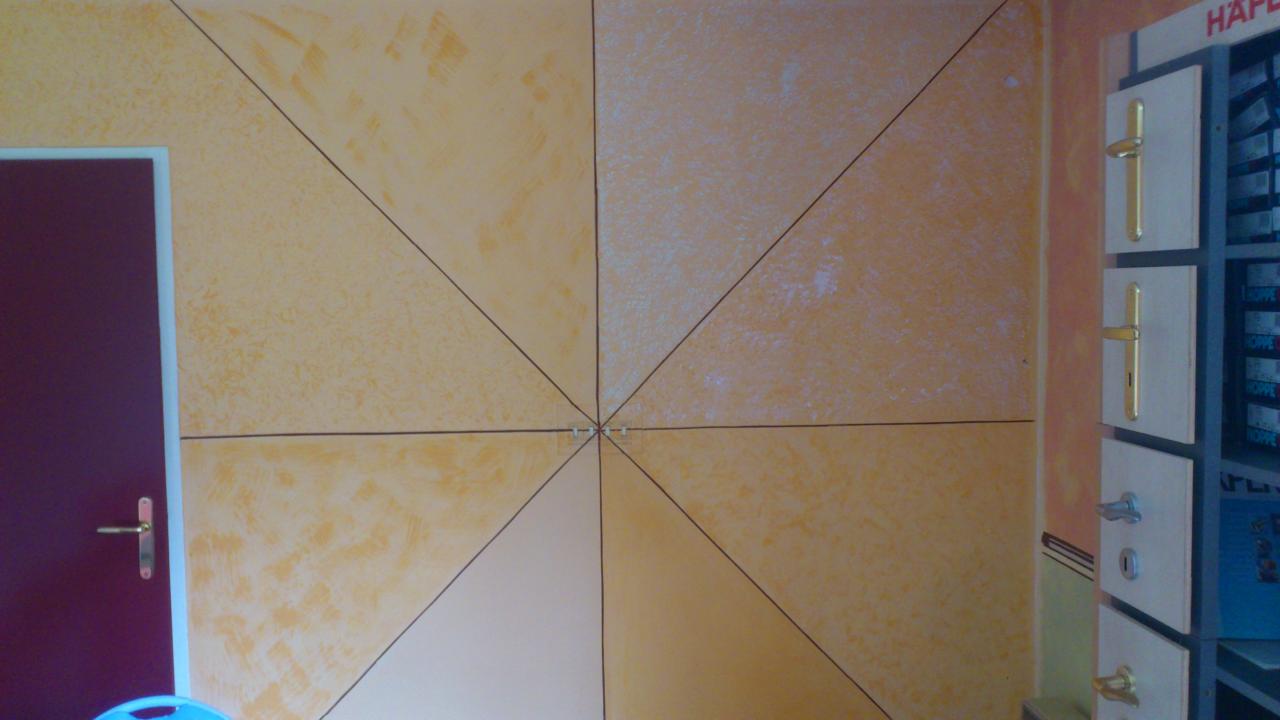 Echantillon : à partir de 2 couleurs de base (en bas au centre)