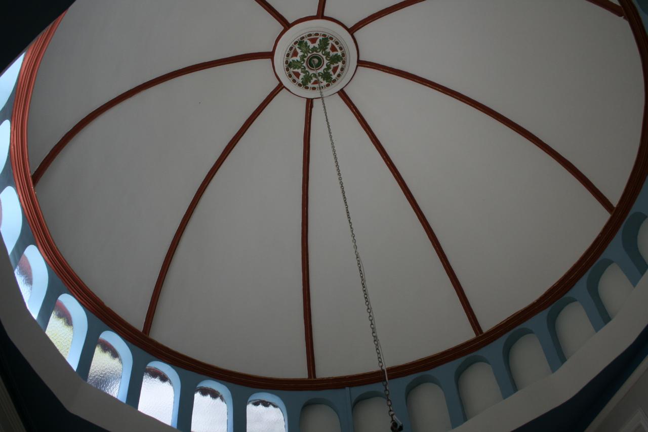 Coupole terminée avec rosace décorée en place