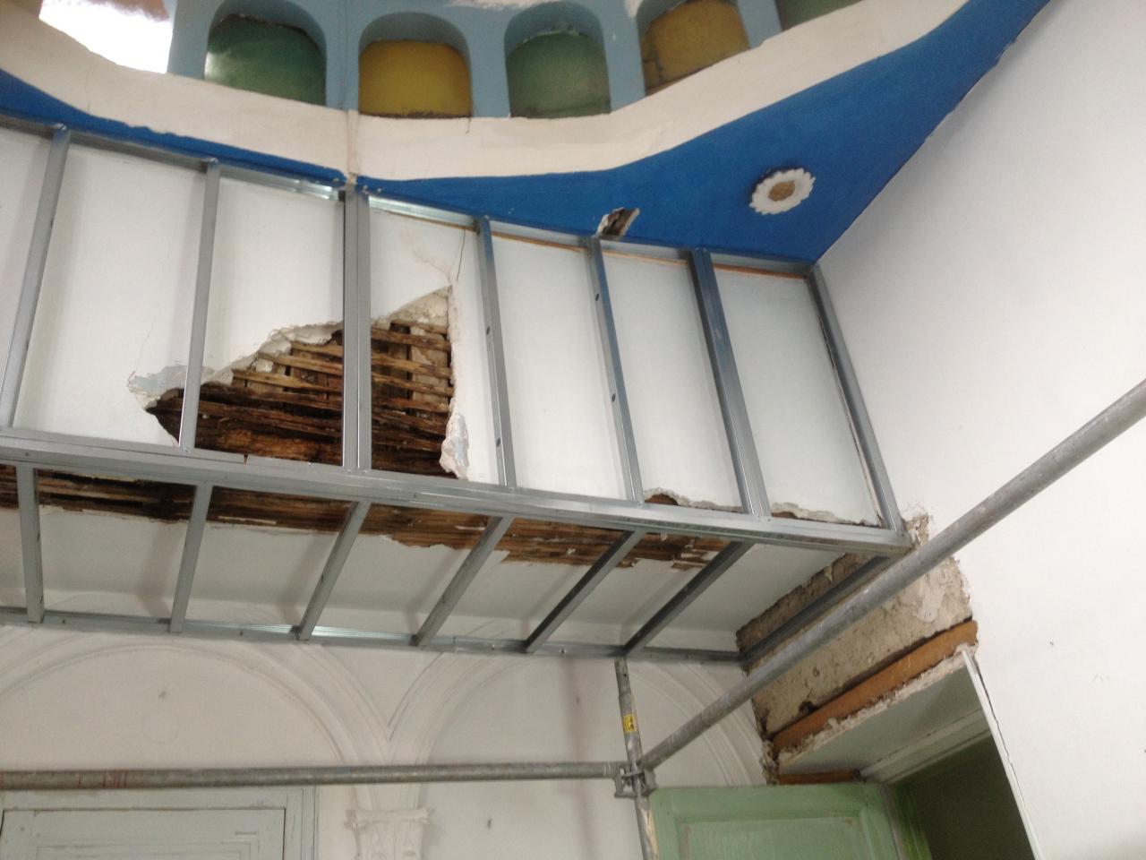 pose du faux plafond salle à manger